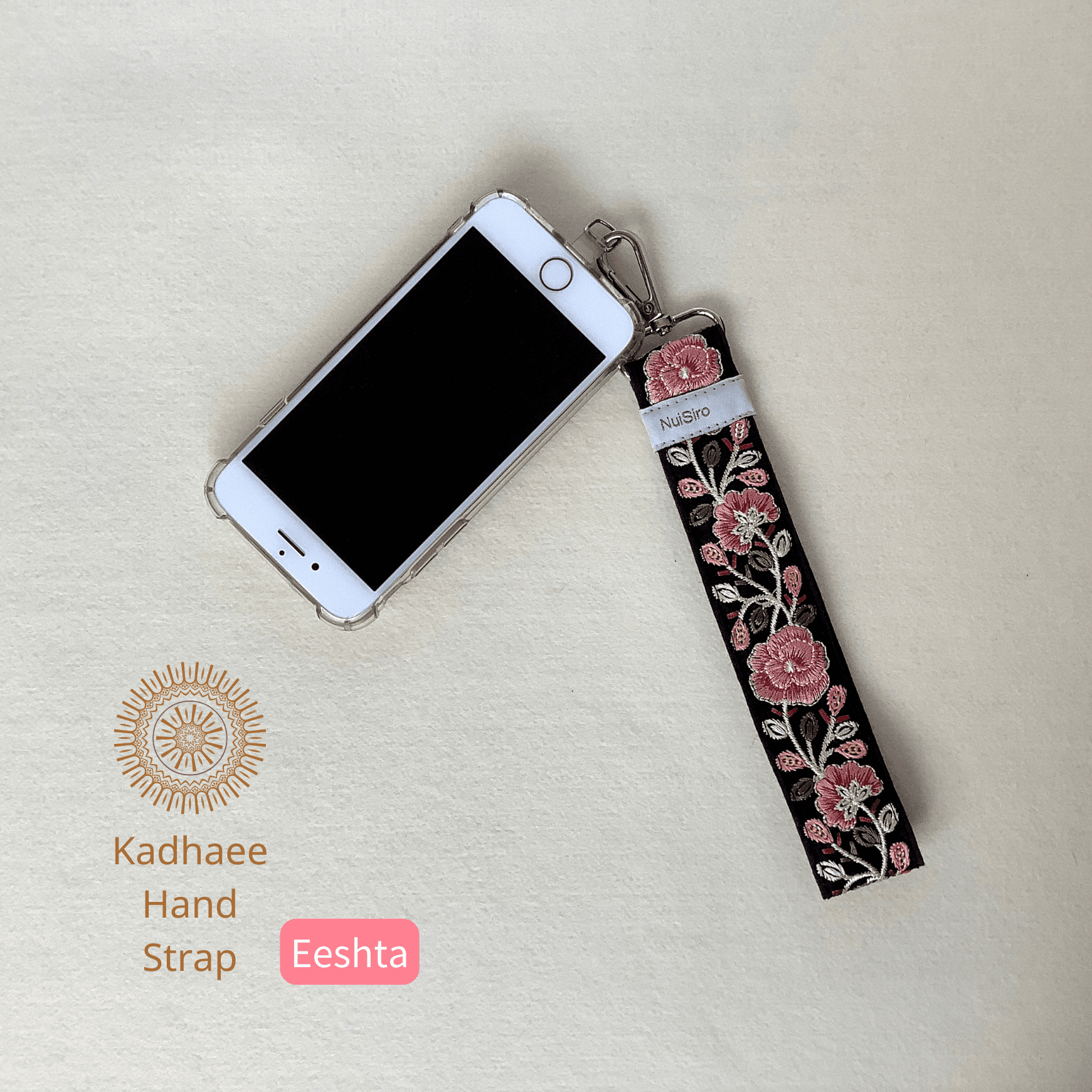 【持ちやすくて可愛いお手元】インド刺繍のスマホストラップ☆Eeshta／ハンドストラップ