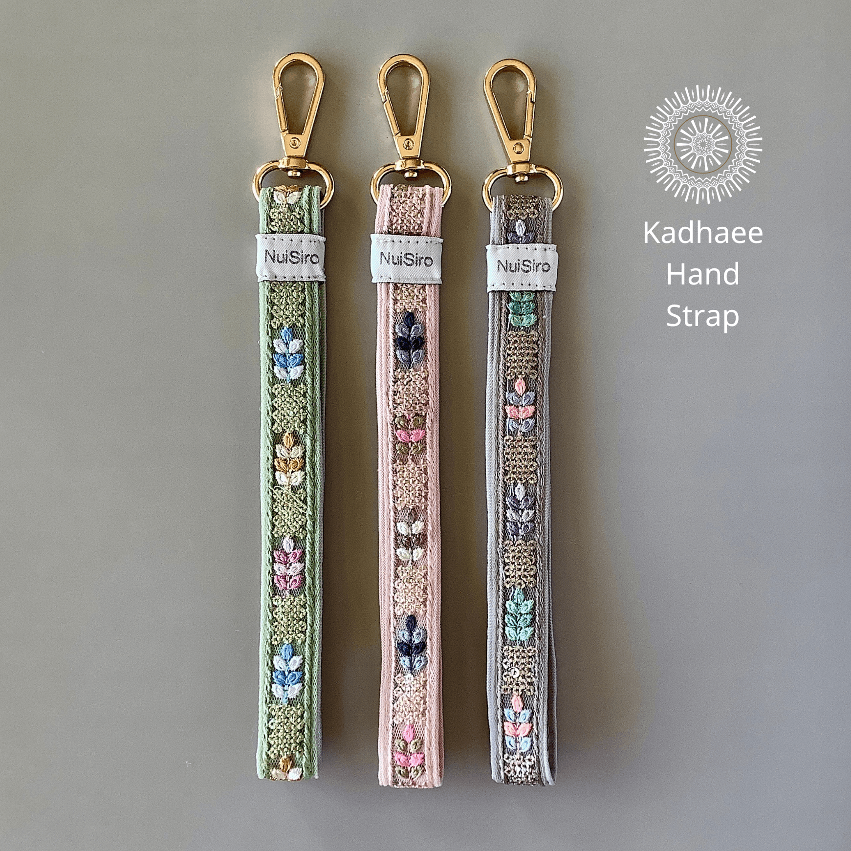 【持ちやすくて可愛いお手元】インド刺繍のスマホストラップ☆Minari／ハンドストラップ