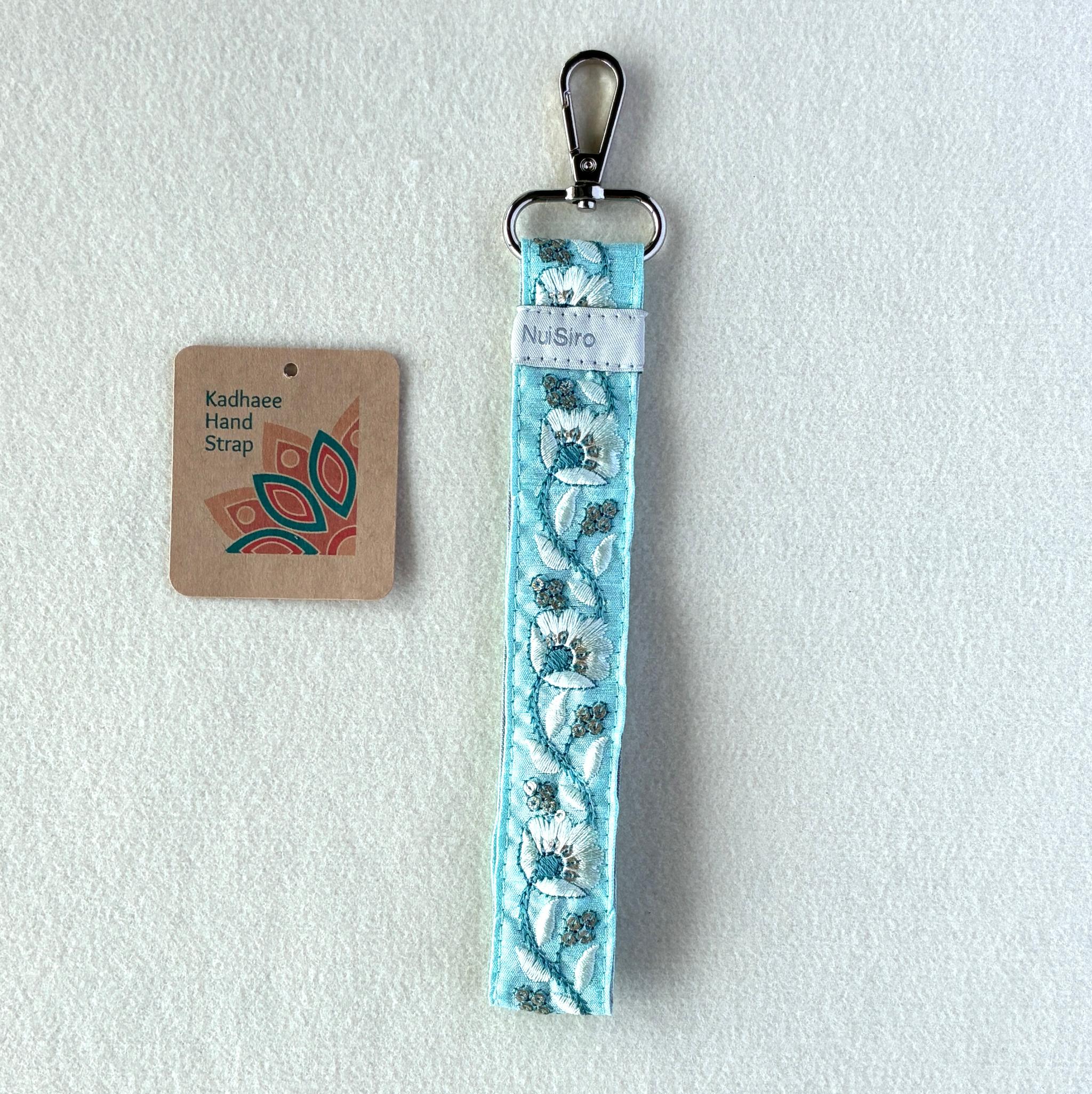 【持ちやすくて可愛いお手元】インド刺繍のスマホストラップ☆Swarスワル／ハンドストラップ