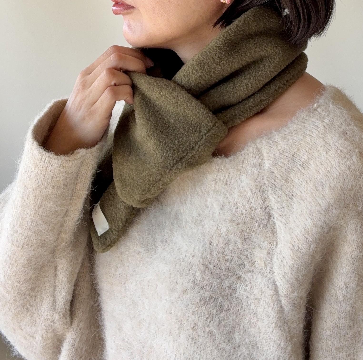 【☆新色☆大人の贅沢とろみフリース】ミニマフラー /カーキ1枚目の画像